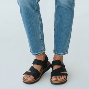 Sketchers Relaxed Fit‎ Black Strappy Sandals 8